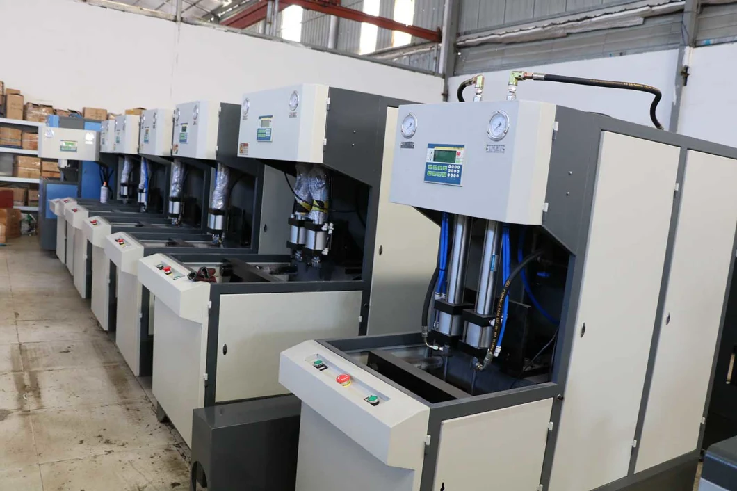 800-900bph Semi-Automatic Pet Bottle Blow Molder